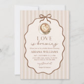 Love is Brewing Bow Coffee Bridal Shower Einladung (Vorderseite)