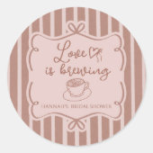 Love is Brewing Coffee Bridal Shower Plates Runder Aufkleber (Vorderseite)