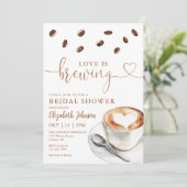 Love Is Brewing Coffee QR Code Bridal Shower Einladung (Stehend Vorderseite)