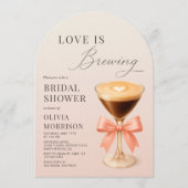 Love is Brewing Espresso Martini Bridal Shower Einladung (Vorderseite)
