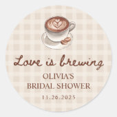 Love is Brewing Gingham Coffee Bridal Shower Favor Runder Aufkleber (Vorderseite)