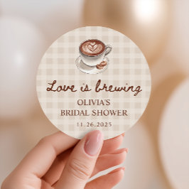 Love is Brewing Gingham Coffee Bridal Shower Favor Runder Aufkleber