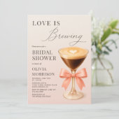 Love is Brewing QR Code Bridal Shower Einladung (Stehend Vorderseite)