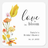 Love is in Bloom Spring Wildflower Bridal Shower Quadratischer Aufkleber (Vorderseite)