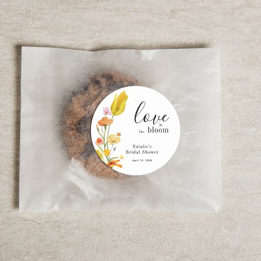 Love is in Bloom Spring Wildflower Bridal Shower Runder Aufkleber
