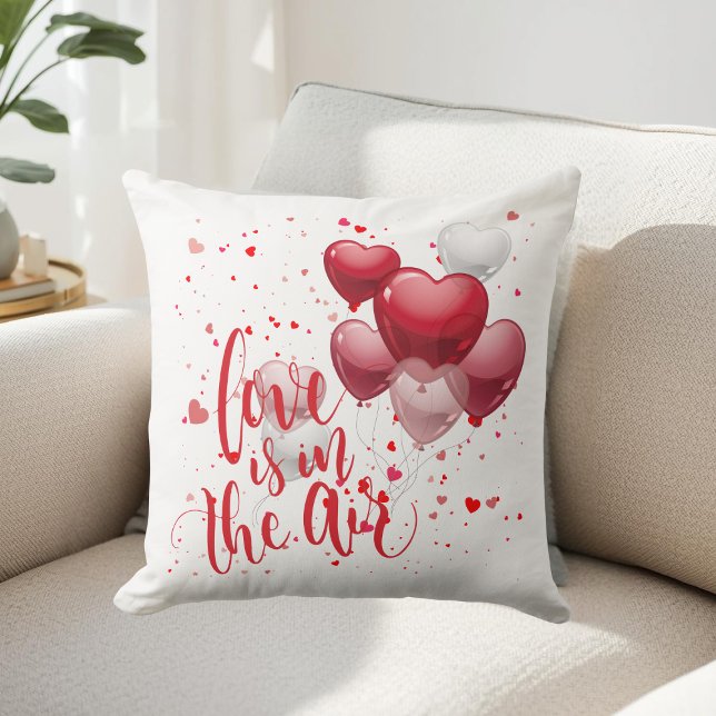 Love Is In The Air Throw Pillow Kissen (Von Creator hochgeladen)