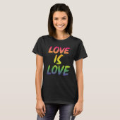 Love is Love LGBTQIA2S+ Pride T-Shirt (Vorne ganz)