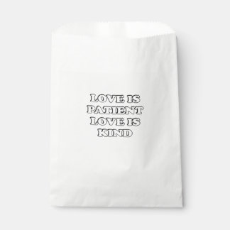 Love Is Patient Subtile Gestaltung Geschenktütchen