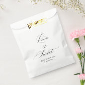 Love is sweet black script wedding geschenktütchen (Versiegelt)