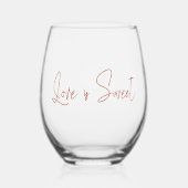 Love Is Sweet Handwritten Script Weinglas Ohne Stiel (Vorderseite)