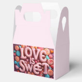 Love Is Sweet Valentine Wedding Typography Geschenkschachtel (Geöffnet)