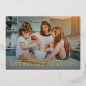 Love Light Latkes Hanukkah Photo Folien Feiertagskarte (Vorderseite)