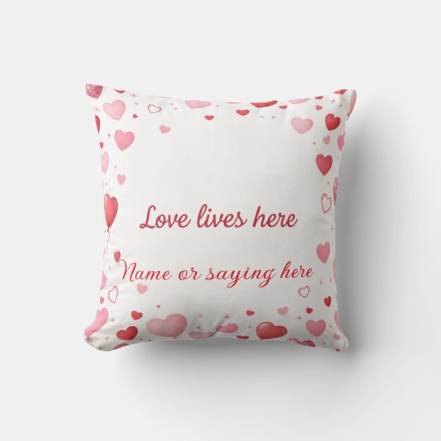 Love lives here Pink and Red hearts - Personalized Kissen (Vorderseite)