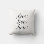 Love Lives Here Script Throw Pillow  Kissen (Vorderseite)