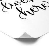 Love Lives Here Script Wall Art Poster (Ecke)