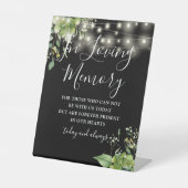 Love Memory Black Greenery String Lights Hochzeit Sockelschild (Vorderseite)