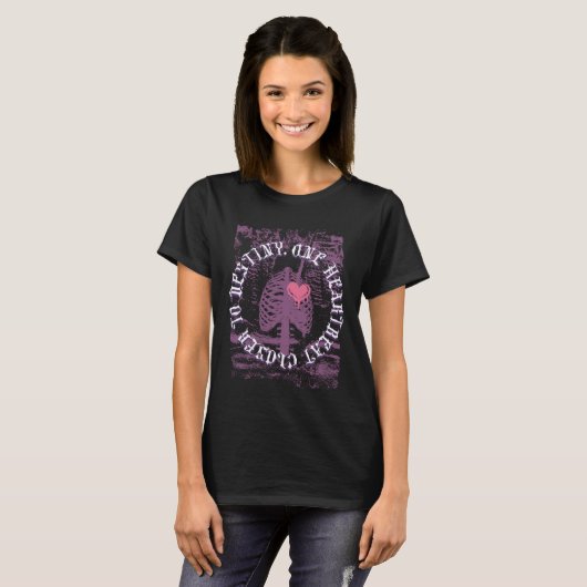 Love Never Dies – Gothic Skeleton Herz T-Shirt (Vorne ganz)
