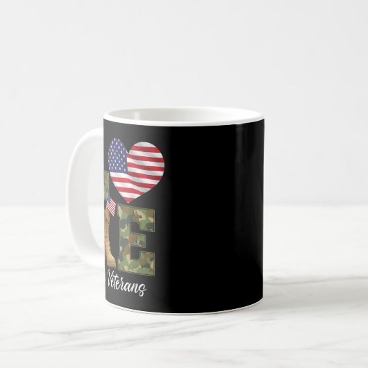 Love Our Veterans Day Proud Military American Flag Kaffeetasse (Vorderseite Links)