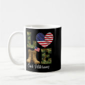 Love Our Veterans Day Proud Military American Flag Kaffeetasse (Links)