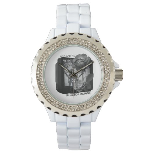 Love Survived the Static Armbanduhr (Vorderseite)