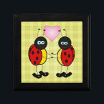 Lovebugs Picnic Erinnerungskiste<br><div class="desc">Hintergrund an der Tafel mit einem Paar Ladybugs "lovebugs"</div>