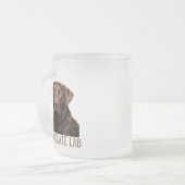 Loved By A Chocolate Lab Labrador Dog Lover Mattglastasse (Vorderseite Links)