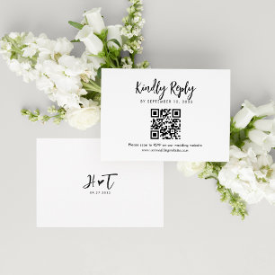 Lovely Heart Monogram Script Wedding QR Code UAwg RSVP Karte