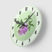 Lovely Lilacs Runde Wanduhr (Winkel)
