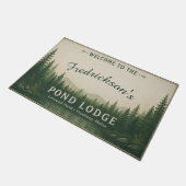 Lovewell Pond Lodge Personalisierte Fußmatte (Schrägansicht)