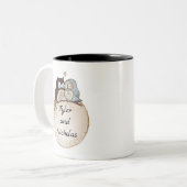 Lovey Dovey Owls Add Names Gift für Freundin Zweifarbige Tasse (Vorderseite Links)