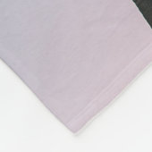 Low-angle Foto von drei Palmen unter Blu Fleecedecke (Ecke)