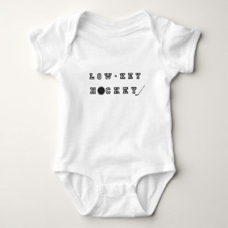 Low-Key-Hockey Baby Strampler