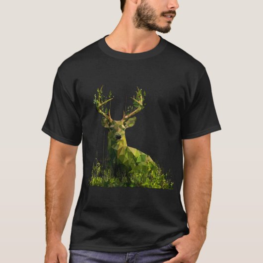 Low-Poly Green Deer — Geometric Forest Wildlife T-Shirt (Vorderseite)