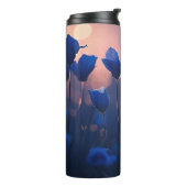 Low Poly Mountain Fantasy Landschaft Thermosbecher (Nach links gedreht)