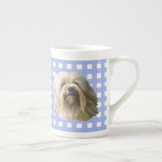 Lowchen auf blauem Gingham Porzellantasse