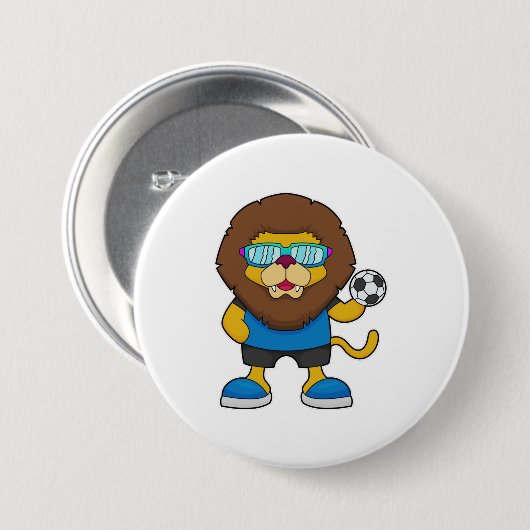 Löwe als Fußballspieler mit Fußball Button (Vorne & Hinten)