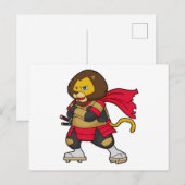 Löwe als Krieger mit Umhang Postkarte (Vorne/Hinten)