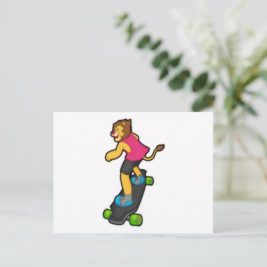Löwe als Skateboarder mit Skateboard Postkarte (Stehend Vorderseite)