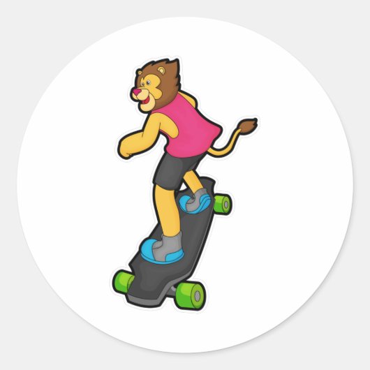 Löwe als Skateboarder mit Skateboard Runder Aufkleber (Vorderseite)
