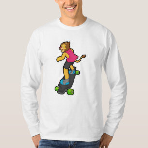 Löwe als Skateboarder mit Skateboard T-Shirt