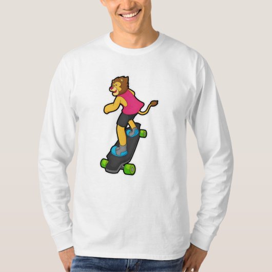 Löwe als Skateboarder mit Skateboard T-Shirt (Vorderseite)