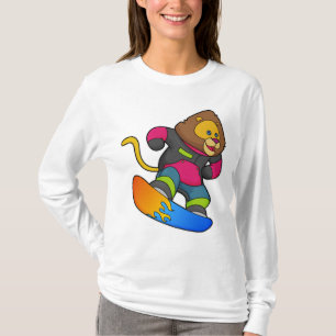 Löwe als Snowboarder mit Snowboard T-Shirt