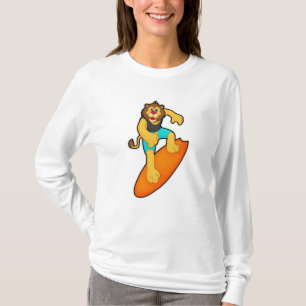 Löwe als Surfer mit Surfbrett T-Shirt