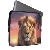 Löwe am Strand Laptopschutzhülle (Vorne Rechts)