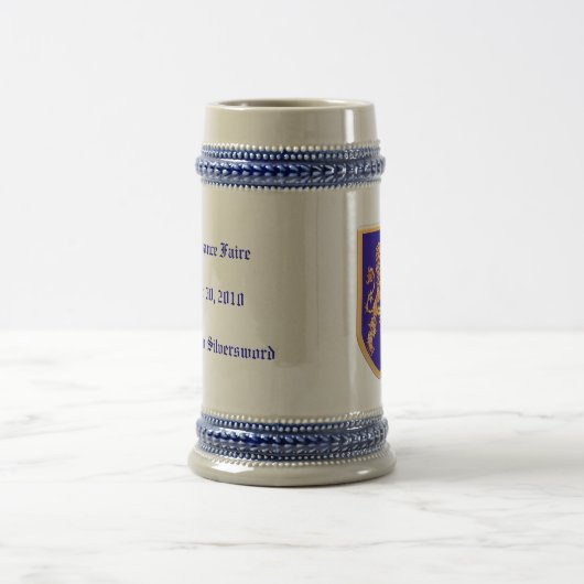 Löwe auf blauem Schild Bierglas (Mittel)