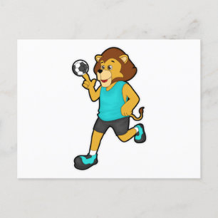 Löwe bei Handballspieler mit Handball Postkarte