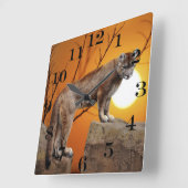 Löwe bei Sonnenuntergang Quadratische Wanduhr (Winkel)