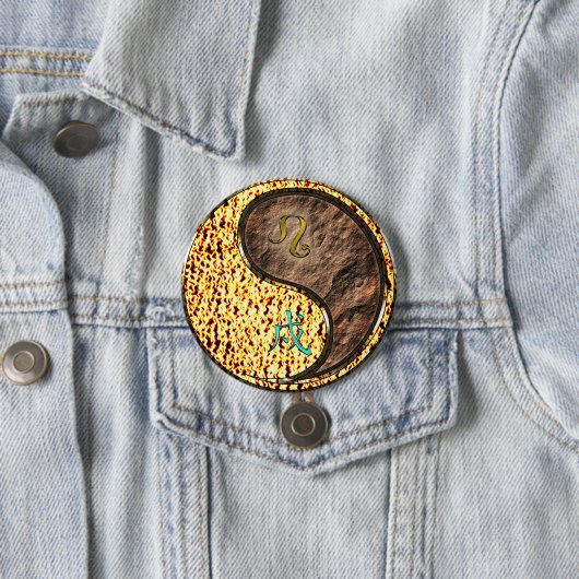 Löwe & Erdhund Button (Beispiel)