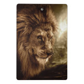 Löwe gegen stürmischen Himmel Mini Klemmbrett (Rückseite)