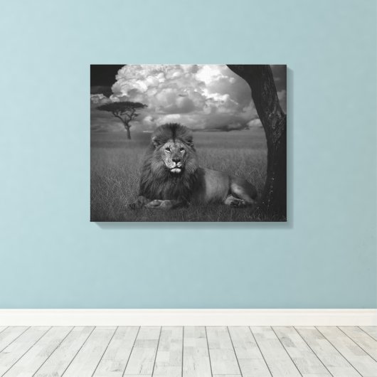 Löwe im Gras Leinwanddruck (Insitu (Holzboden))